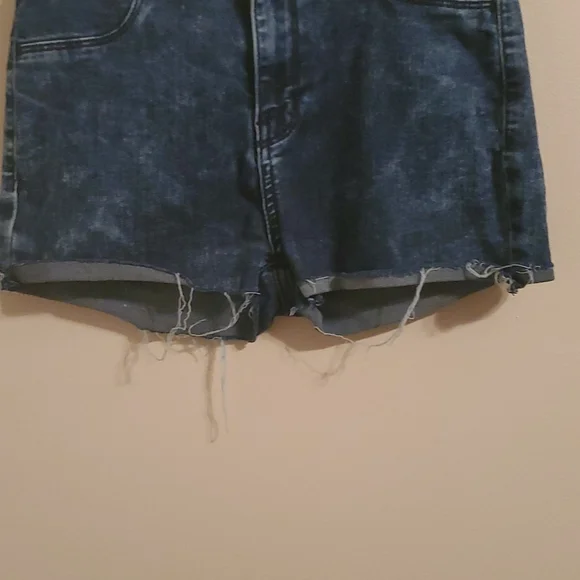 American Eagle sky high jegging shorts. - Picture 2 of 6